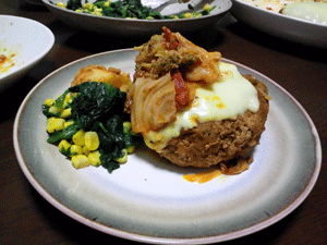 夏休みの宿題で息子が作った煮込みハンバーグ