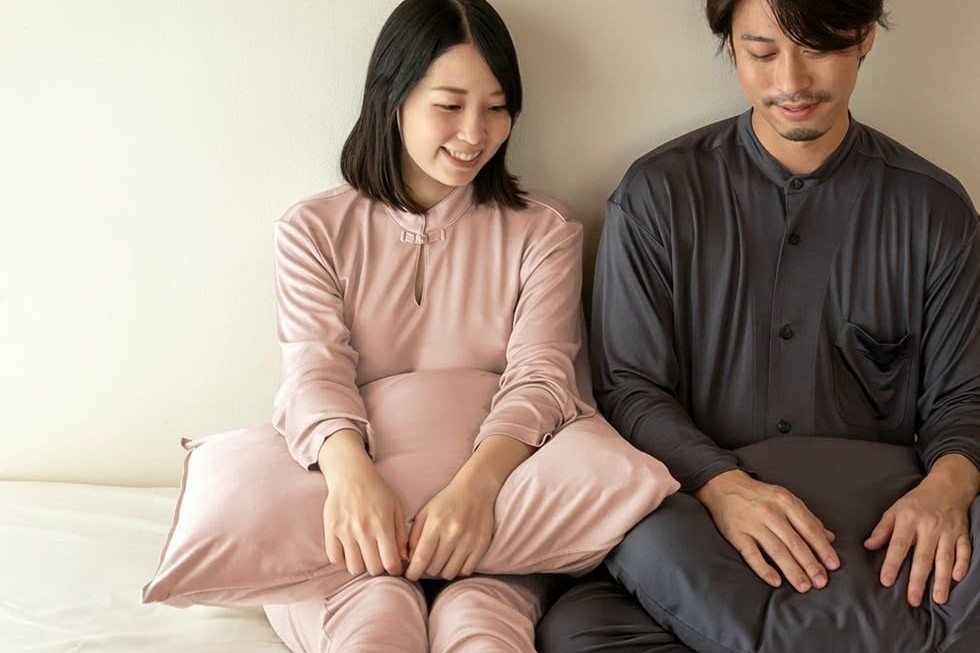 極上のシルクパジャマでリフレッシュして迎える最高の朝
