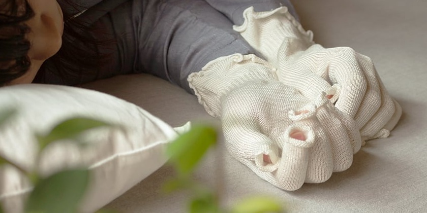 まとめ|寝ている間に手肌を守るなら、シルク100%の就寝用手袋