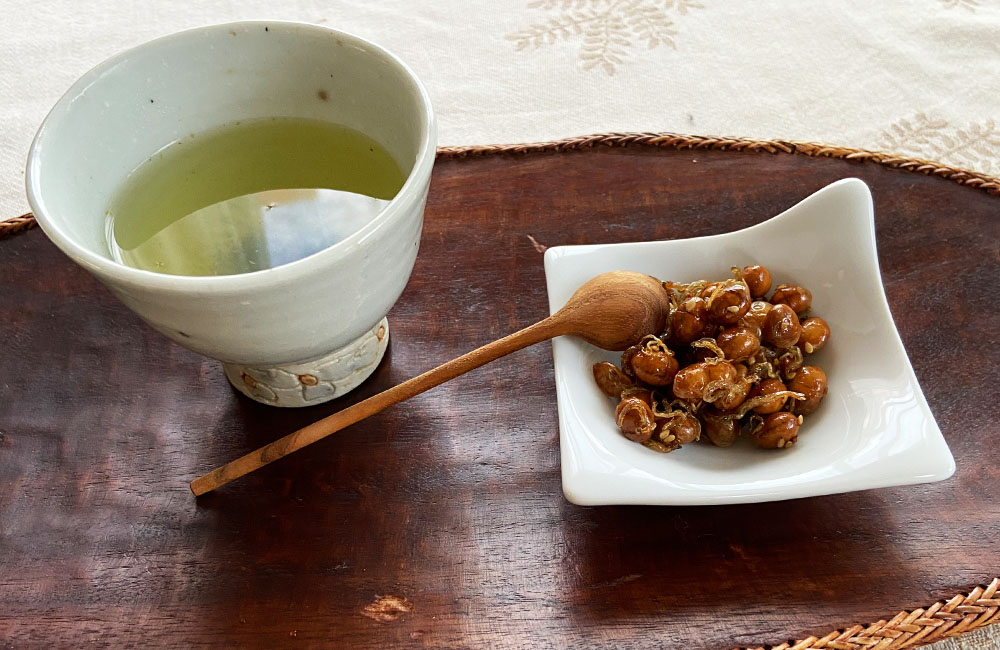 炒り大豆とじゃこの黒酢いため煮