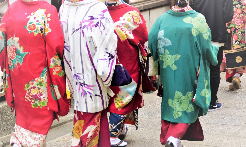 成人式の着物も本当に小物まで丁寧に選んで、一生に一度の振袖を楽しみました。