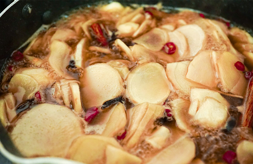 春の食材　生姜　ジンジャーシロップ作り
