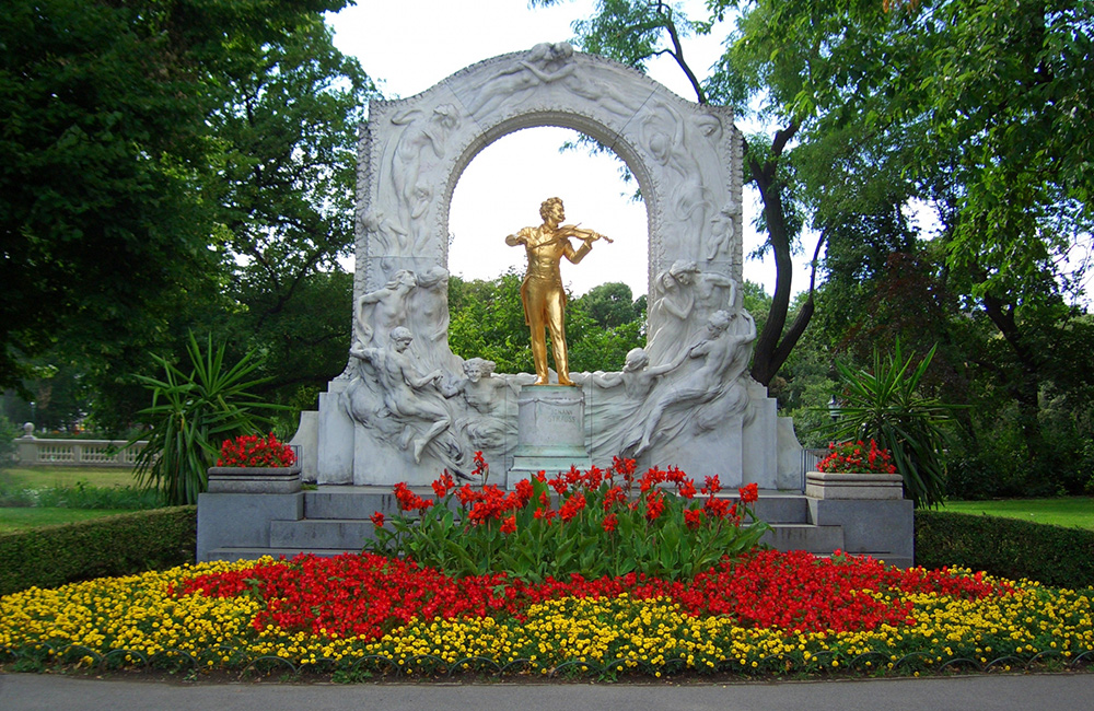 ヨハン・シュトラウス2世(Johann Strauss II 1825～1899オーストリア)　「春の声」（ドイツ語: Frühlingsstimmen）