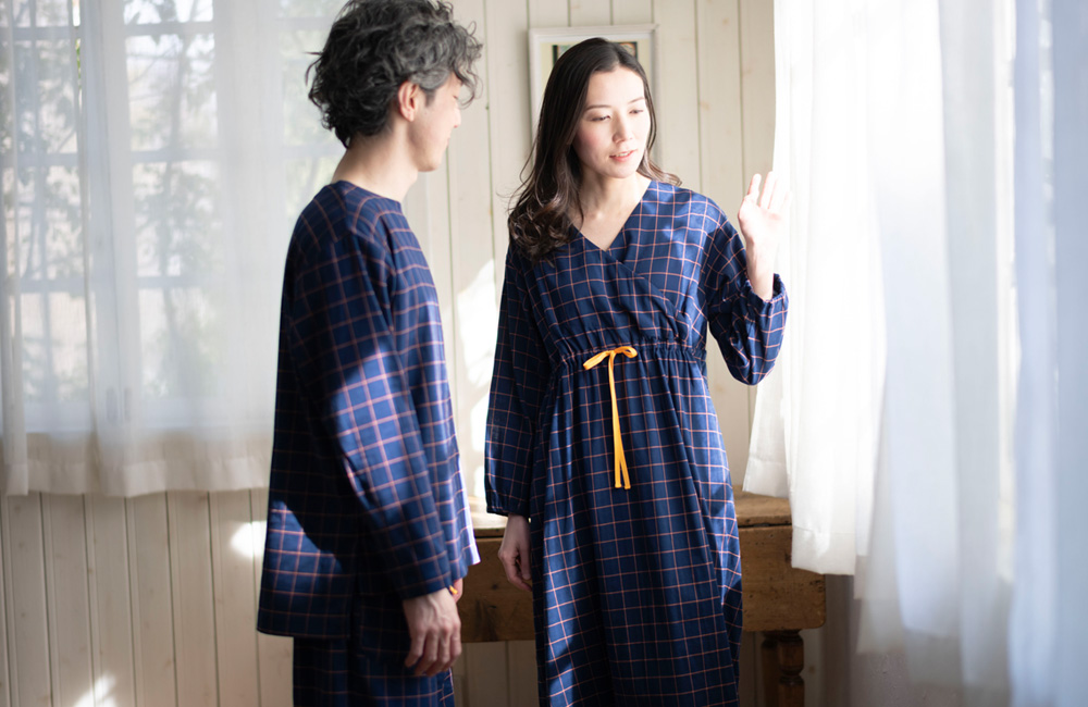パジャマ屋IZUMM pajamayaIZUMM　ストレッチ２重ガーゼノビーゼ®︎ COMfyプルオーバーパジャマ　カシュクールワンピース　を　いい夫婦の日　ペアで