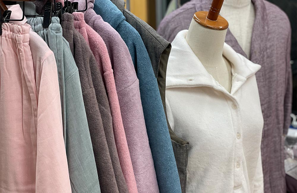 新社屋に遊びにきて♪「冬のなかよしバザー」のお知らせ｜2026年1月24日(土)｜パジャマ屋IZUMM