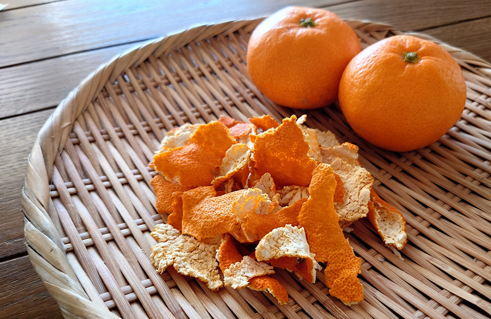 みかんと乾燥した皮