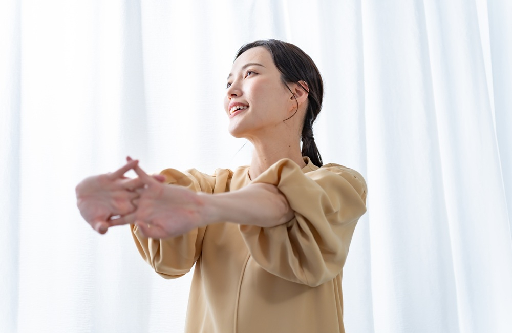 仕事の合間にストレッチ