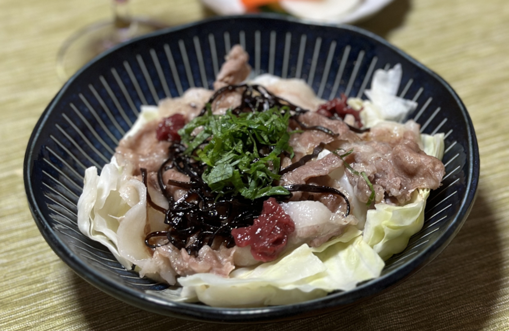 豚バラとキャベツの塩昆布蒸し